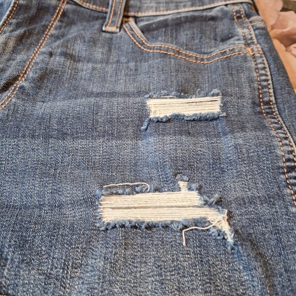 Holister Women's Jean Shorts (Size 8/29) - Picture 4 of 14